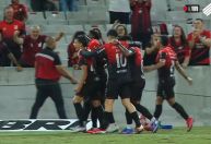 Viveros perde dois pênaltis, mas Athletico-PR 'massacra' Foz do Iguaçu pelo Paranaense