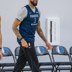 Um ano após troca bombástica, astro da NBA é novamente negociado em 'pacotão'