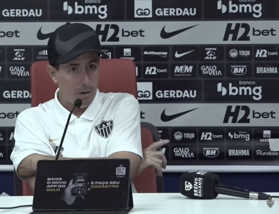 Auxiliar de Sampaoli reage à atuação de Preciado na derrota do Atlético para o Bragantino