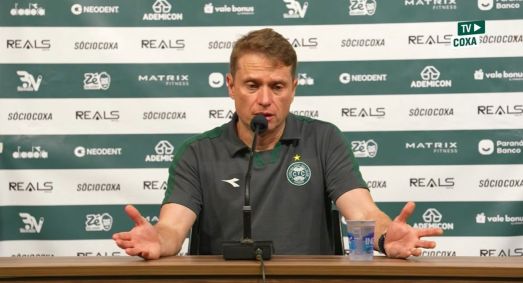 Fernando Seabra em entrevista coletiva no Mineirão, em Belo Horizonte, após a vitória do Coritiba sobre o Cruzeiro