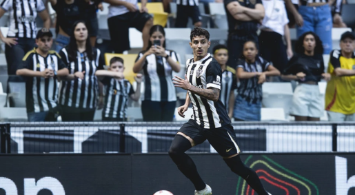 Cadu durante jogo do Atlético