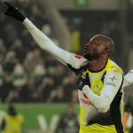 Dortmund vence Wolfsburg fora de casa e segue ‘perseguição’ ao Bayern no Alemão