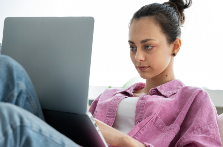 USP abre curso gratuito de programação e ciência de dados para adolescentes