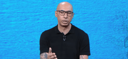 Luisão, ex-jogador do Cruzeiro e hoje comentarista da ESPN