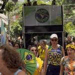 Bloco com crítica a Moraes, Toffoli e Lula foi às ruas de BH neste domingo de Carnaval