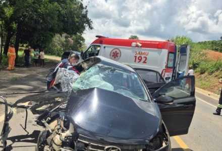 Duas mortes foram confirmadas ainda no local; causas do acidente serão investigadas