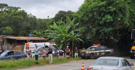Três pessoas da mesma família morrem em acidente na BR-381; caminhoneiro é procurado