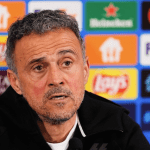 Treinador do PSG, Luis Enrique minimiza caso de racismo contra Vini Jr.