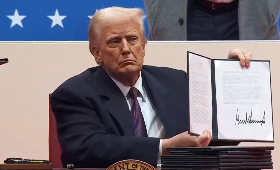 Trump diz que pausa não foi pelo mercado mas títulos do tesouro americano estão sofrendo com venda pesada