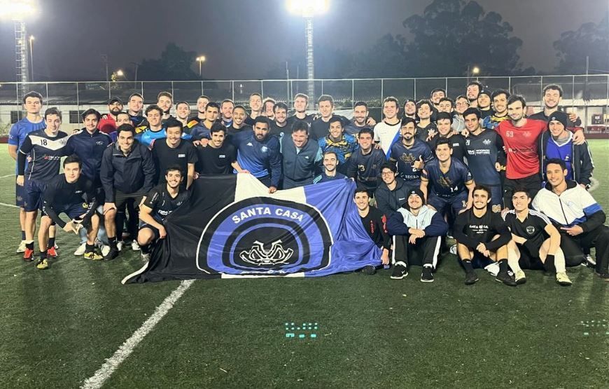 Campeão da Libertadores e sem clube, Diniz treina time de faculdade de medicina