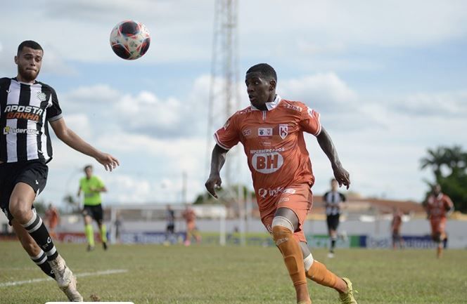 Coimbra arranca empate heroico, vence Figueirense nos pênaltis e avança na Copinha