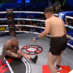 Boxeador surpreende ao colocar tornozelo deslocado de volta no lugar durante luta