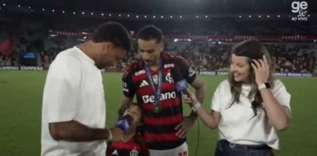 Filho de Danilo 'assume' torcida para o Fluminense durante festa do Flamengo