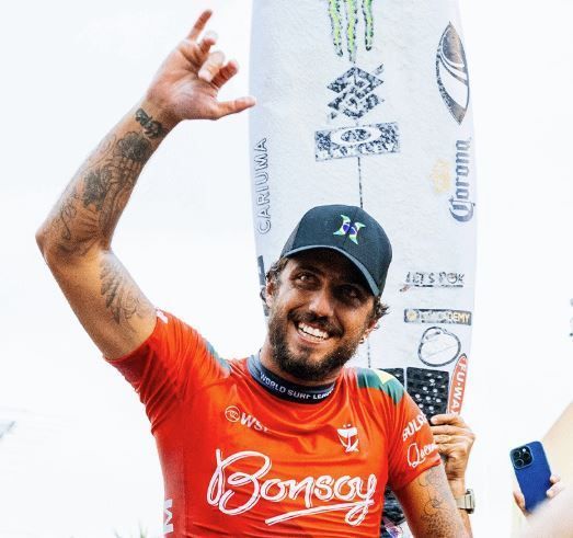 Surfe: Filipe Toledo bate 'freguês' e conquista etapa de Gold Coast da WSL