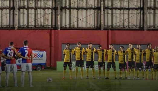Federação afasta equipe de arbitragem após erro grave em jogo do Estadual