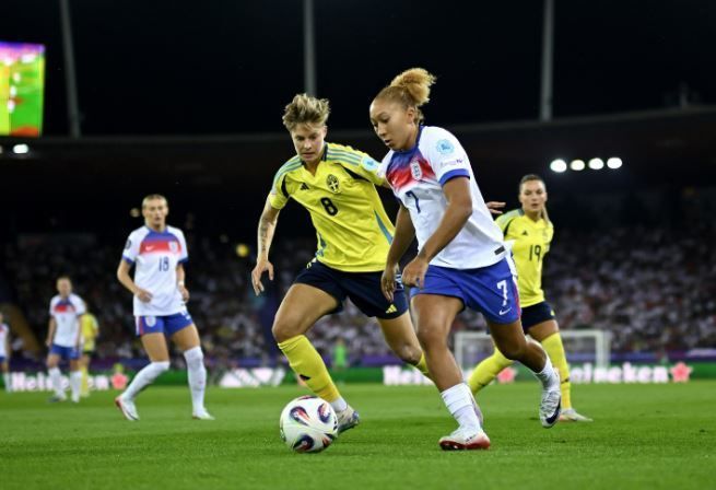 Nos pênaltis, Inglaterra bate Suécia e avança na Eurocopa Feminina