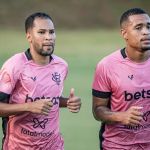Ex-atacantes de América e Atlético treinam no Vitória antes de regularização