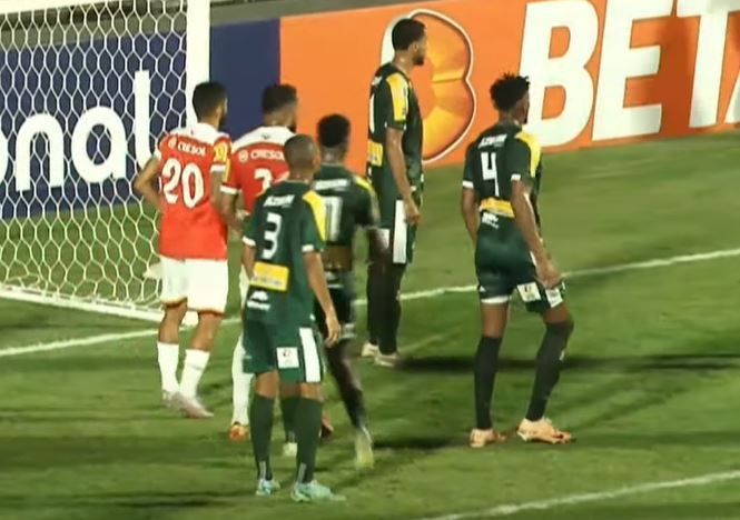 Em jogo agitado, Tombense e Uberlândia empatam na estreia do Mineiro