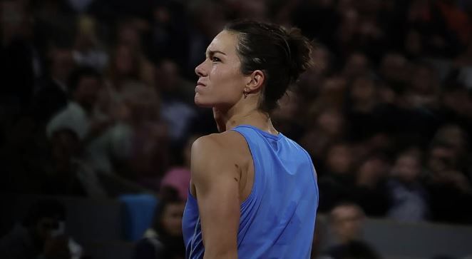 Lesão, 'polêmica' e recorde: quem é Lois Boisson, sensação em Roland Garros
