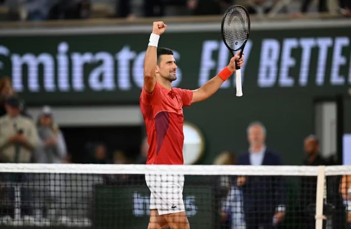 Djokovic atropela espanhol e mostra força na briga pelo título em Roland Garros