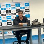 Quinteros exalta Volpi e manda recado sobre atuação do Grêmio contra o Atlético