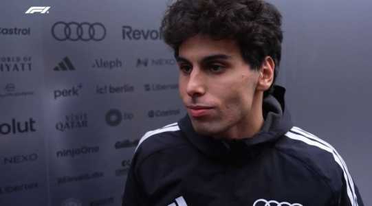 Gabriel Bortoleto, da Audi, durante entrevista nesta segunda-feira (26)