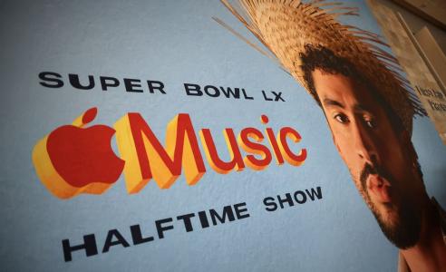 Peça de divulgação do show de Bad Bunny no Super Bowl LX