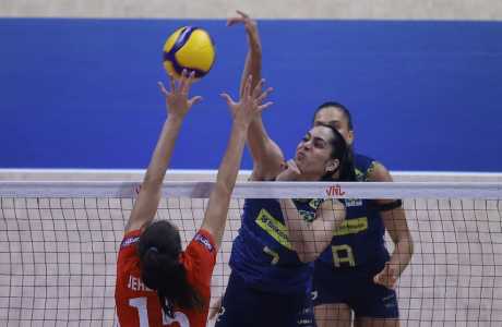 Diana, do Brasil, durante jogo contra a República Tcheca pela VNL, no Maracanãzinho