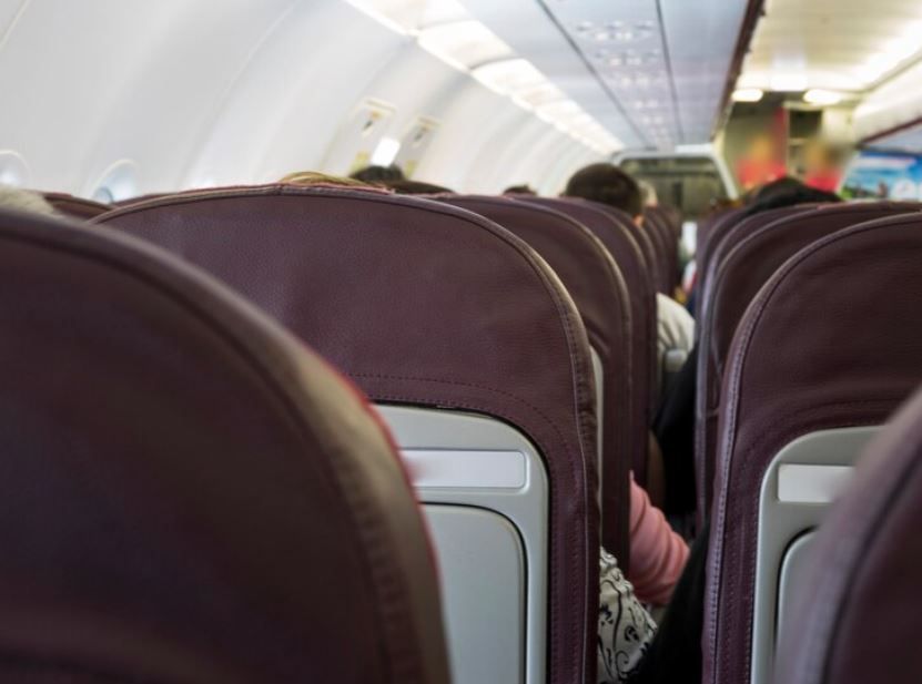 Companhia aérea pode mudar o assento do passageiro? Veja o que diz especialista
