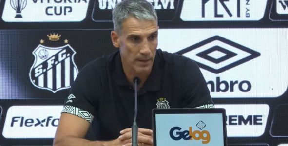 Juan Pablo Vojvoda durante entrevista coletiva neste sábado (31) no MorumBis