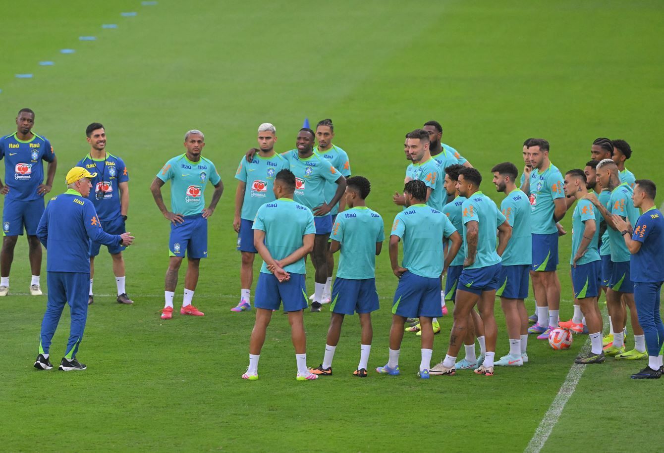 Ancelotti estreia, e Brasil visita Equador em confronto direto nas Eliminatórias
