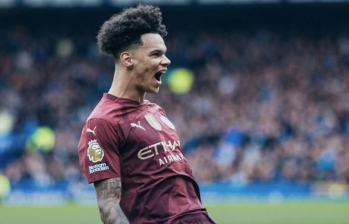 Manchester City vence Everton fora de casa e dorme no G4 da Premier League