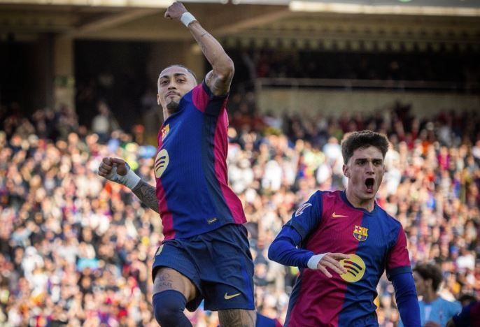 Raphinha brilha, Barcelona vira contra Celta no fim e amplia vantagem no Espanhol