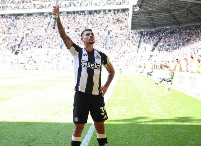 Bruno Guimarães marca, e Newcastle vence o Chelsea em duelo decisivo na Premier League