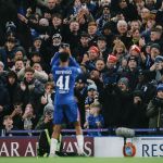 Estêvão marca, Chelsea joga bem e goleia Barcelona pela Champions League