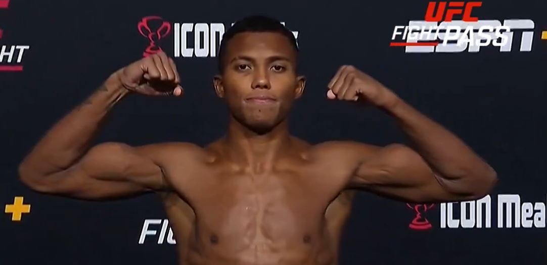 Brasileiro sofre com corte de peso, mas confirma luta em final de reality show do UFC