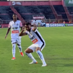 Com gol de ex-Cruzeiro, Athletic bate Pouso Alegre na estreia do Mineiro