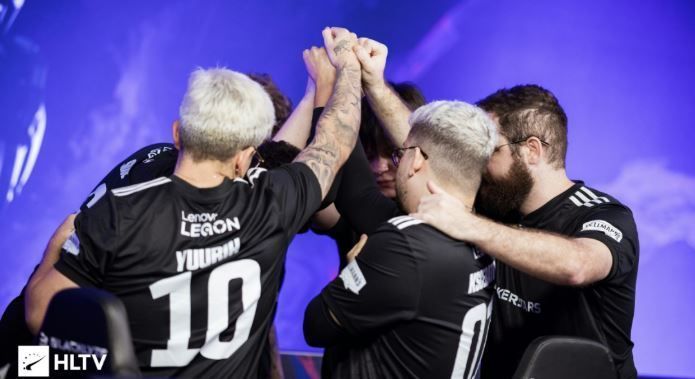 FURIA vence duas e fica próxima de vaga nos playoffs do Major de CS2; paiN se complica