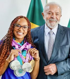 Lula e Rebeca Andrade em foto divulgada pelo Palácio do Planalto