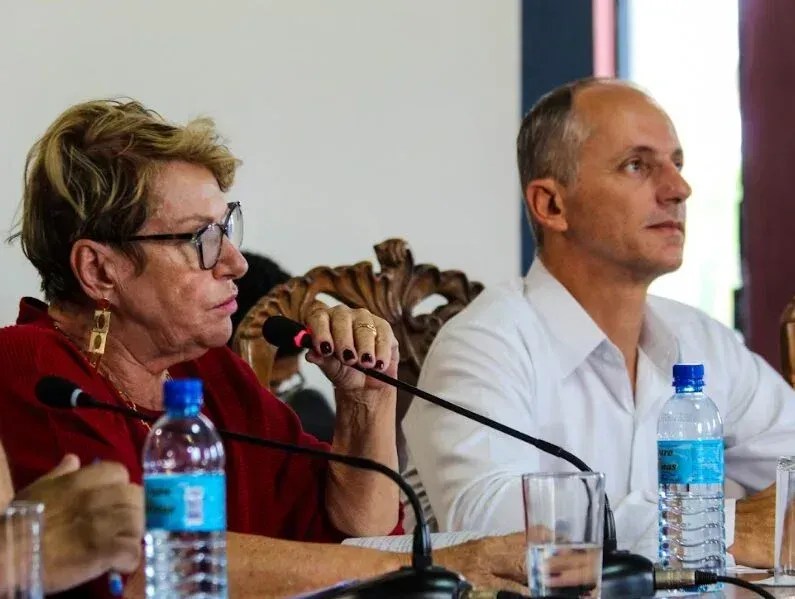 Vice-prefeita aciona Justiça contra reajuste salarial em Mariana