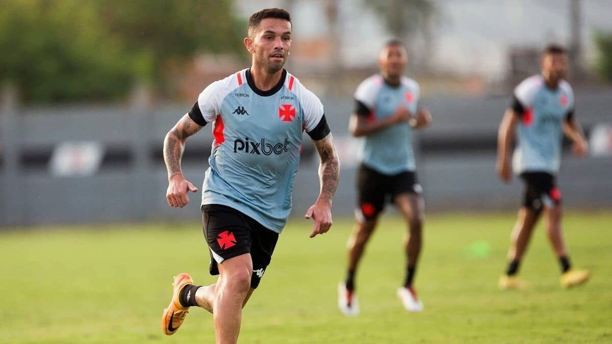 Carabajal se despede dos companheiros e troca o Vasco pelo Puebla-MEX