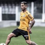 Vasco acerta últimos detalhes para anunciar Carabajal como reforço