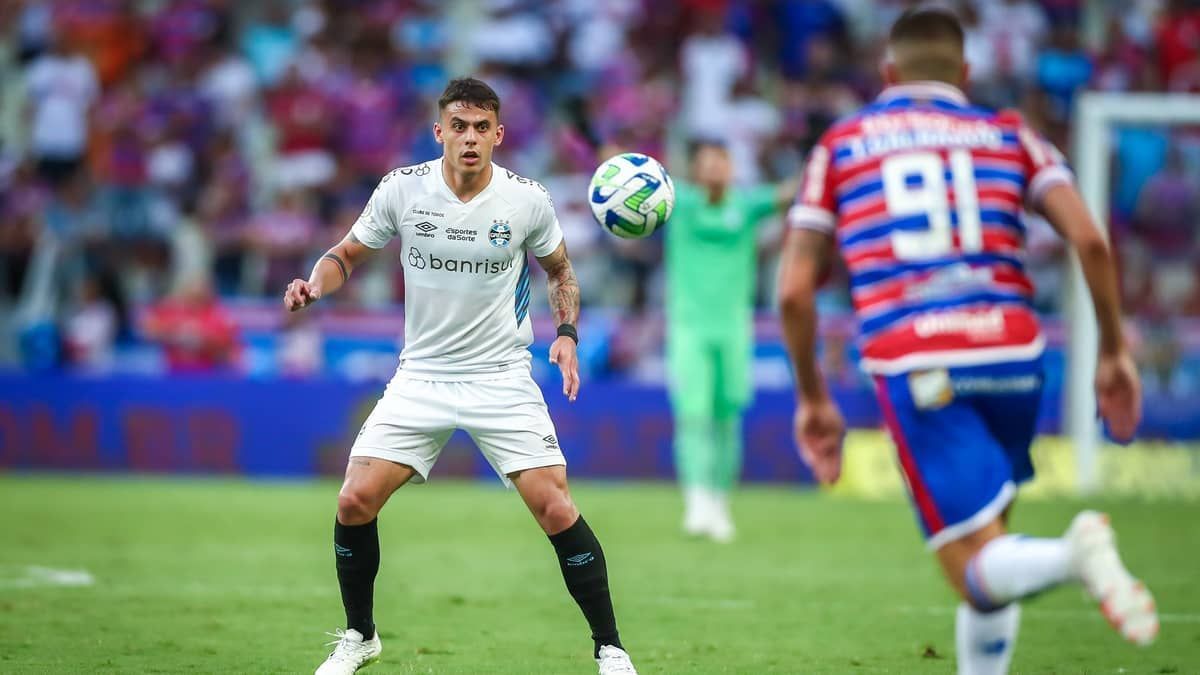 Carballo é mais um jogador do Grêmio que abre mão de folga na Data FIFA