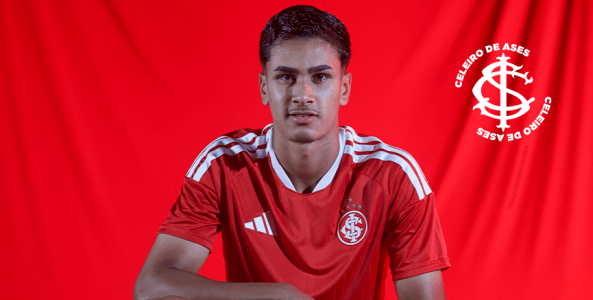 João Bezerra, 16 anos, renovou com o Internacional até 2030