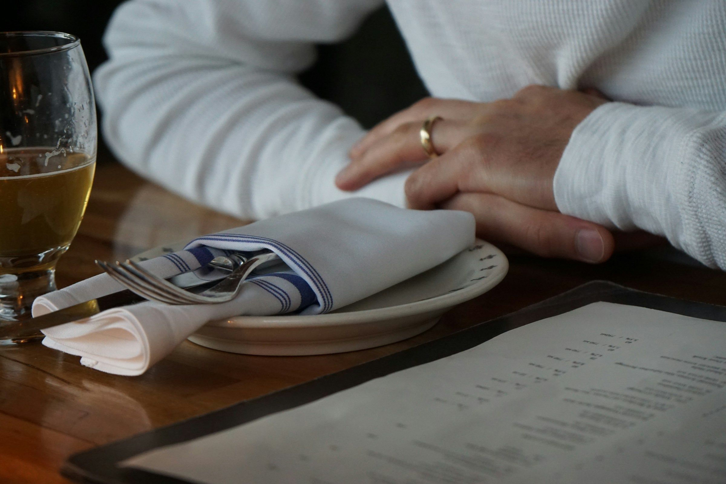 ALMG dá parecer positivo a projeto que exige cardápio impresso em bares e restaurantes