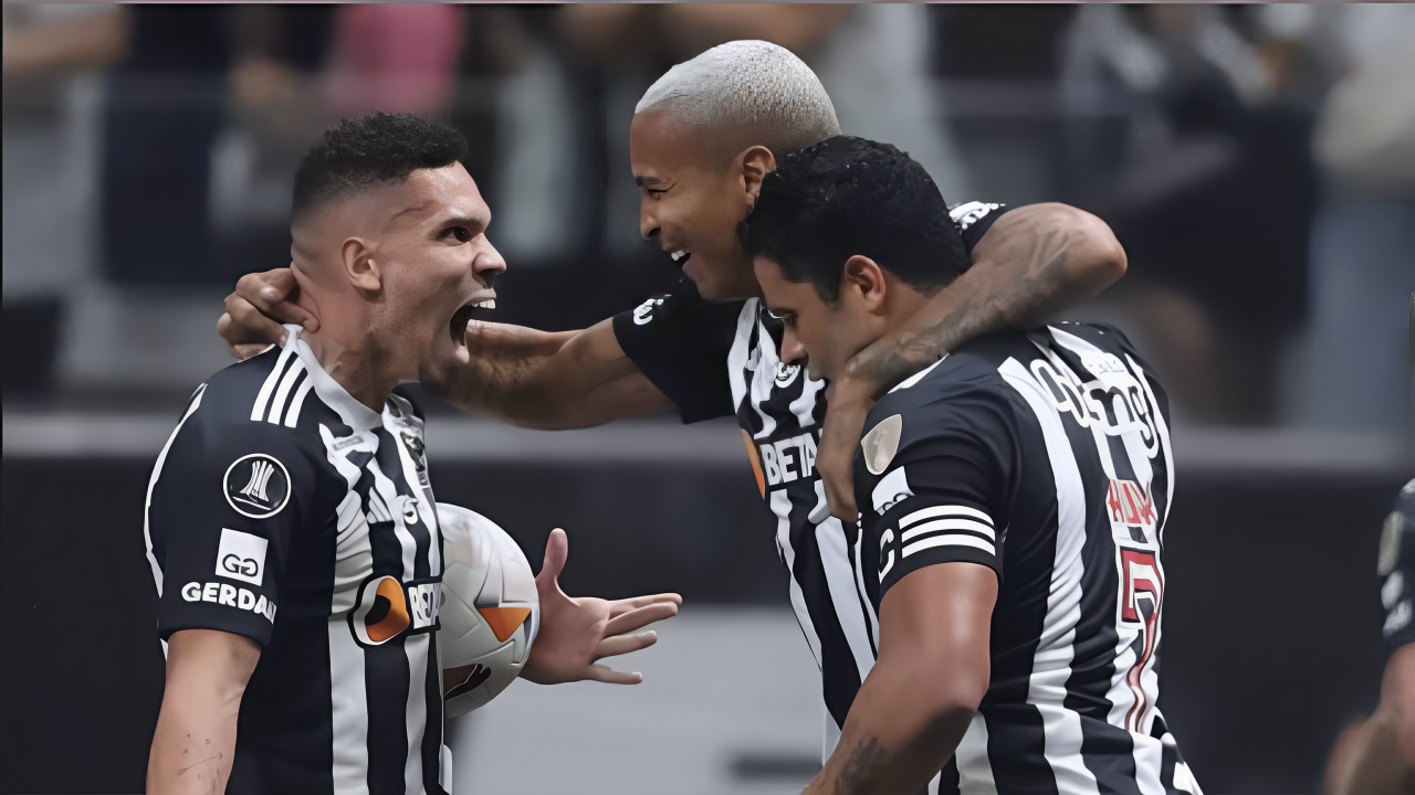 Deyverson se despede de Paulinho e deixa mensagem para o atacante: 'Seja feliz'