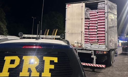 Carga de 600 mil maços de cigarros apreendida pela PRF na Zona da Mata