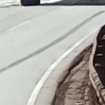 BR-040 é parcialmente interditada após caminhão derrubar carga de combustível