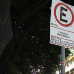 Mais de 30 mil motoristas são multados por carga e descarga irregular na capital