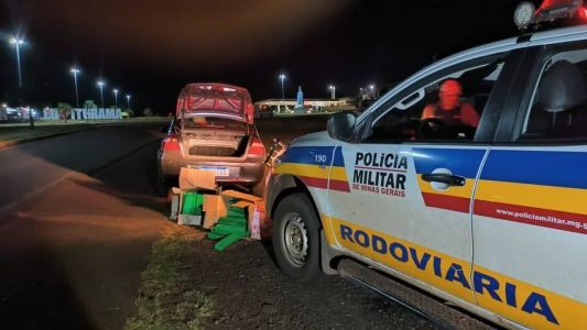 Carga estava em caixas de papelão no porta-malas